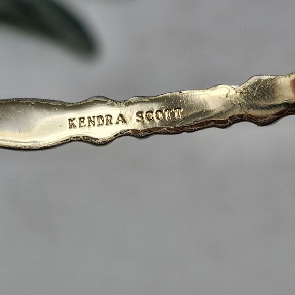 KENDRA SCOTT Ryker Bracelet in Gold Tone White Kyocera Opal Mystic Bazaar - Picture 9 of 11